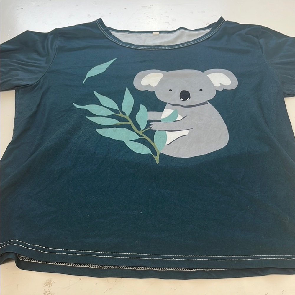 Amazon Small Short Sleeve Green Koala Graphic Print T Shirt